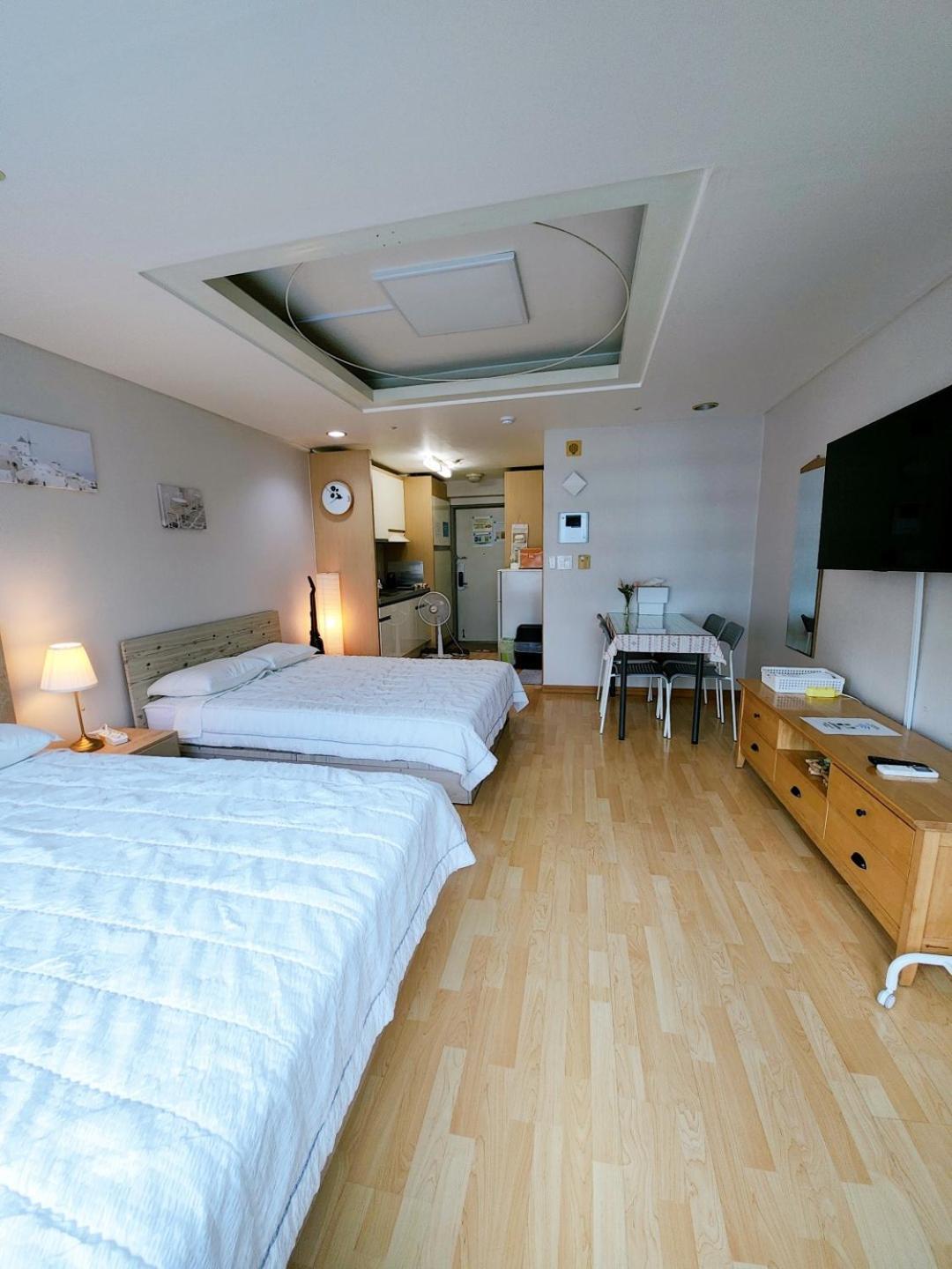 Hongdae Residence-2 1Min From Hongik Uni Station Exit #1 Seoul Exterior photo